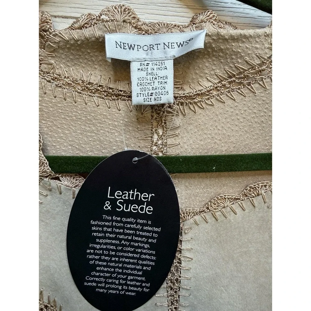 VTG 90s Newport News Women NWT‎ Suede Leather Poncho Cape Jacket Crochet Fringe - Picture 3 of 14